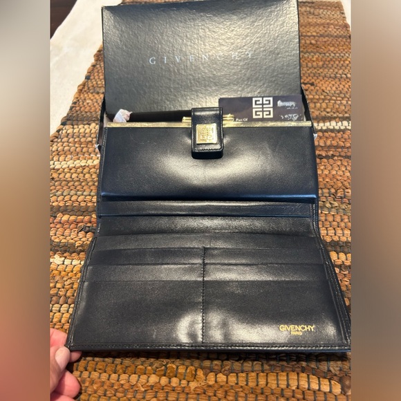 Givenchy Wallet NIB Kisslock Wallet - Picture 13 of 16